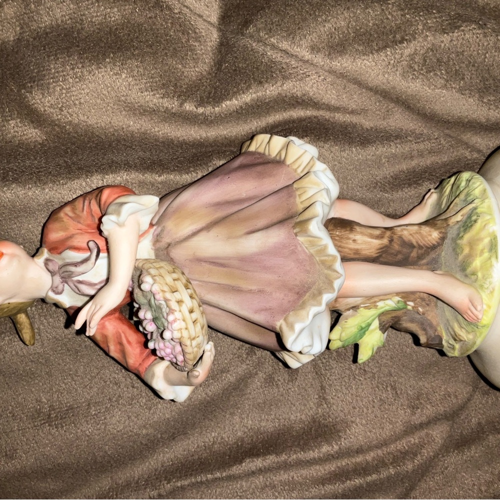 Charming Figurine with Basket - Multicolor